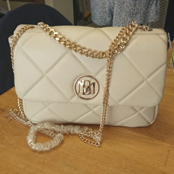 Badgley Mischka Diamond Quilted Med-Large purse, bag, Buttery Soft Vegan Leathe. - Picture 6 of 16